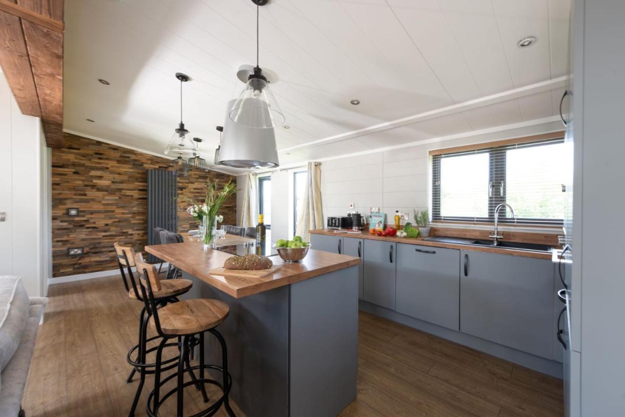 Primrose Lodge, 25 Roadford Lake Lodges Lifton Экстерьер фото