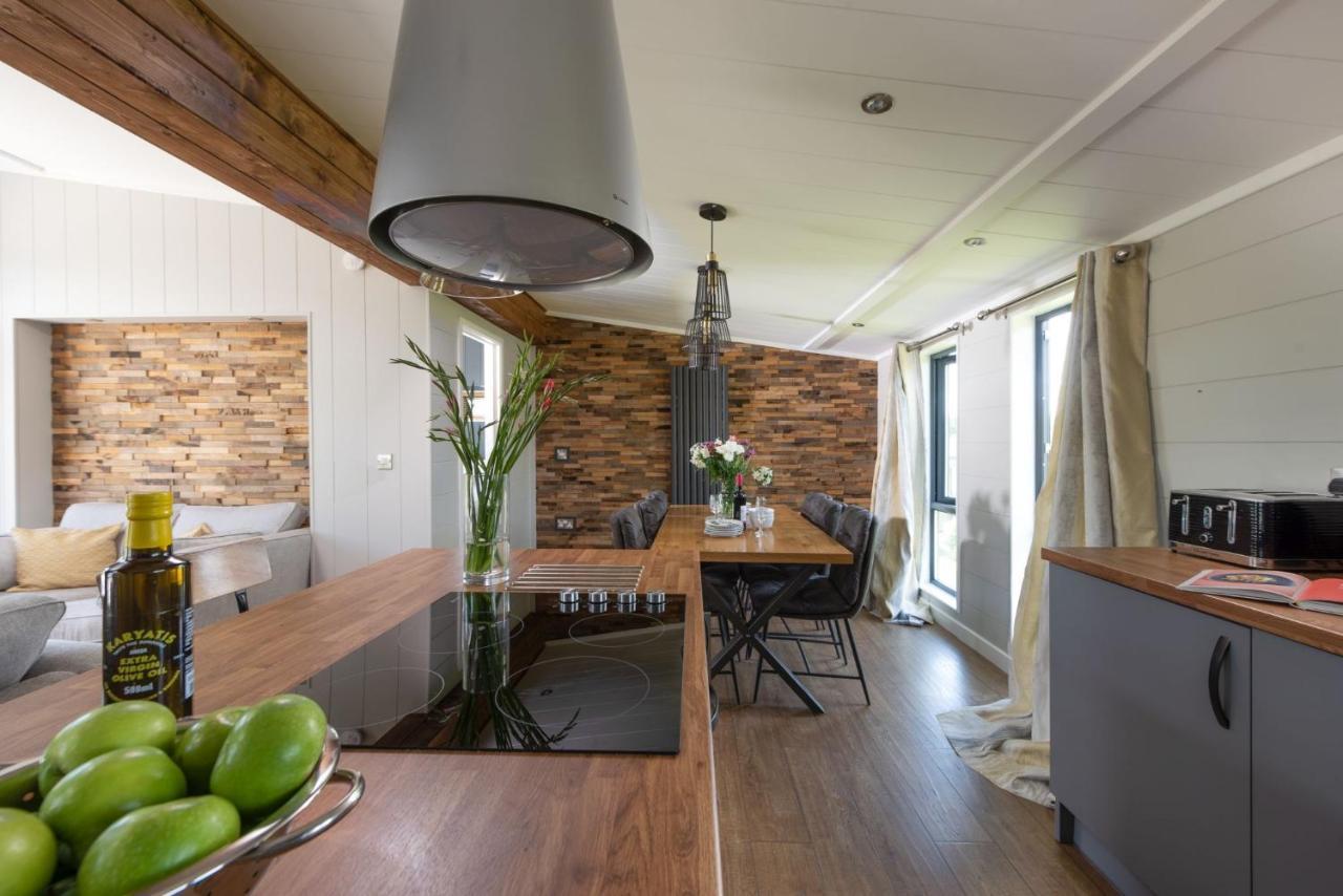 Primrose Lodge, 25 Roadford Lake Lodges Lifton Экстерьер фото