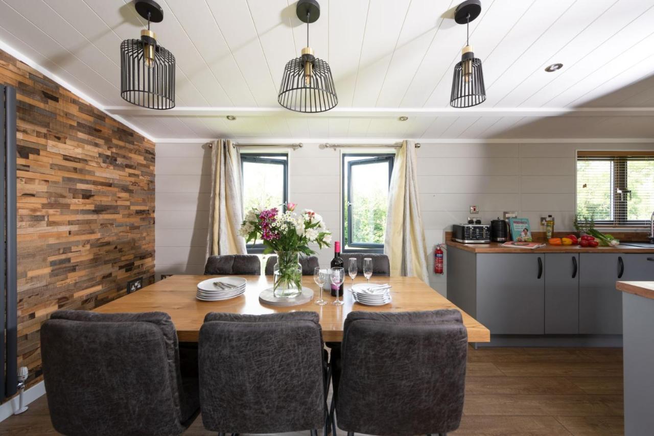 Primrose Lodge, 25 Roadford Lake Lodges Lifton Экстерьер фото